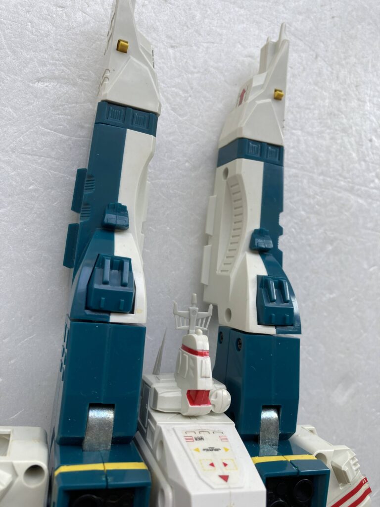 タカトクトイズ「マクロス強攻型 1/3000スケール」本体
